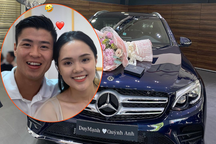 Tuyển thủ Duy Mạnh và bạn gái tậu xe hơi 2 tỉ đồng ở tuổi 23