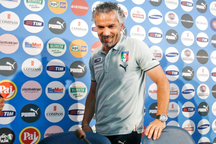 Rộ tin đồn cựu HLV đội tuyển Italy thay Kiatisuk ở HA Gia lai