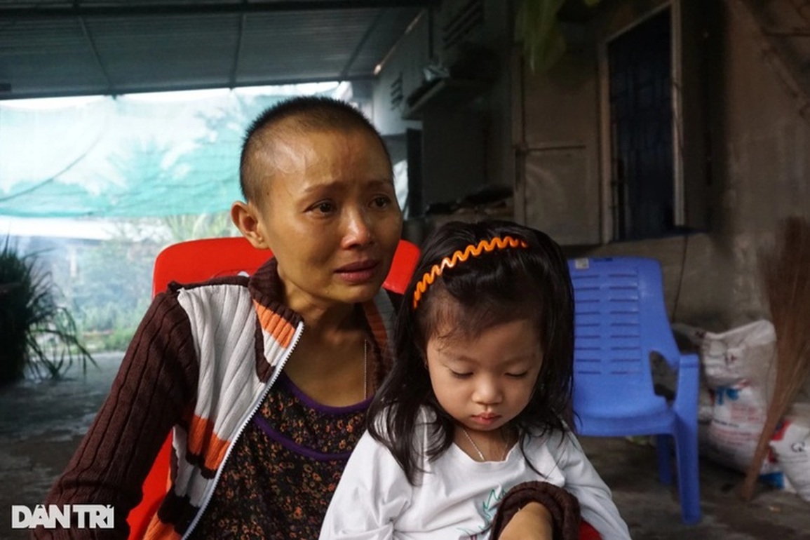 Góa phụ mang căn bệnh ung thư xúc động bày tỏ lòng biết ơn bạn đọc Dân trí - 1 Góa phụ mang căn bệnh ung thư xúc động bày tỏ lòng biết ơn bạn đọc Dân trí - 1