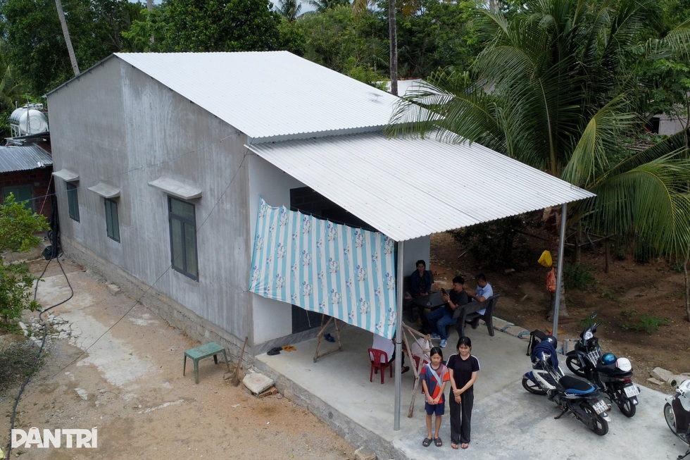 Bạn đọc Dân trí trao niềm vui an cư đến 3 gia đình khó khăn ở Đắk Lắk - 6 Bạn đọc Dân trí trao niềm vui an cư đến 3 gia đình khó khăn ở Đắk Lắk - 6
