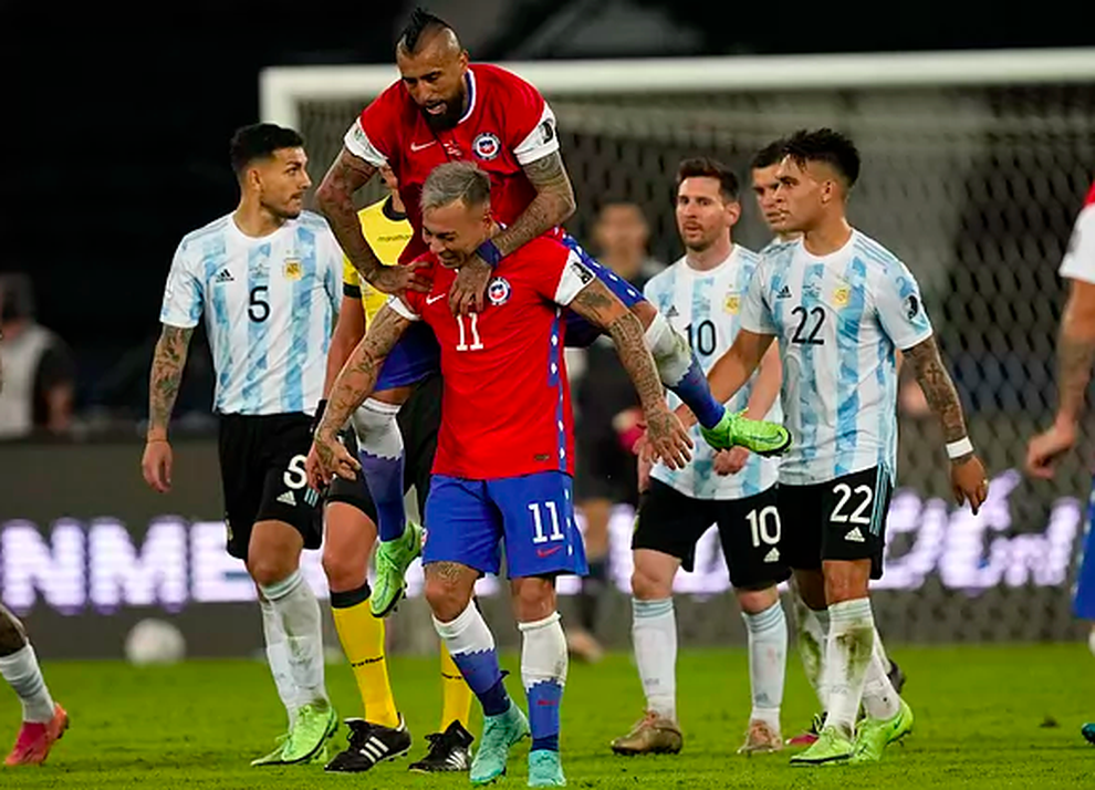 Messi lập siêu phẩm, Argentina vẫn hòa thất vọng với Chile - 3 Messi lập siêu phẩm, Argentina vẫn hòa thất vọng với Chile - 3