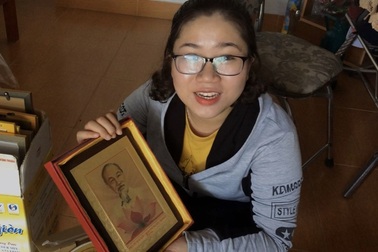 Nghị lực phi thường của cô học trò nghèo vào đại học cùng tấm ảnh Bác Hồ