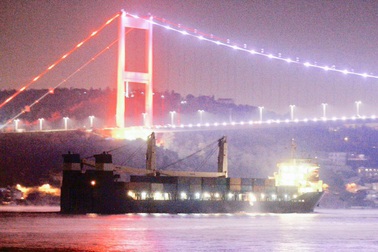 Tàu hải quân Nga chở hàng loạt vũ khí thẳng tiến về Syria