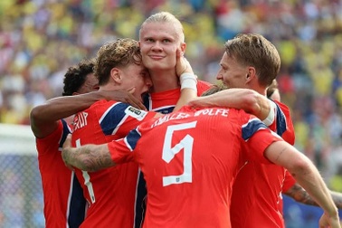Haaland lập cú đúp, Na Uy loại Brazil khỏi World Cup