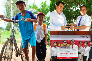 Hai cậu bé nghèo chơi nhạc “cực đỉnh” và tài xế taxi trả lại 2 điện thoại 40.000 USD