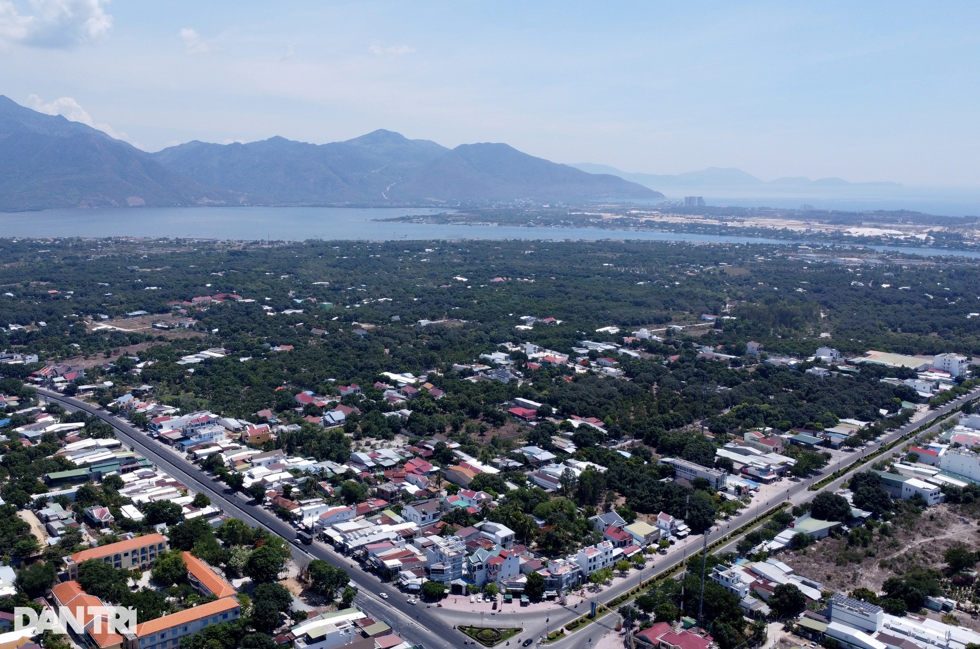 Nơi quy hoạch thành phố của du thuyền nhìn từ trên cao - 1 Nơi quy hoạch thành phố của du thuyền nhìn từ trên cao - 1