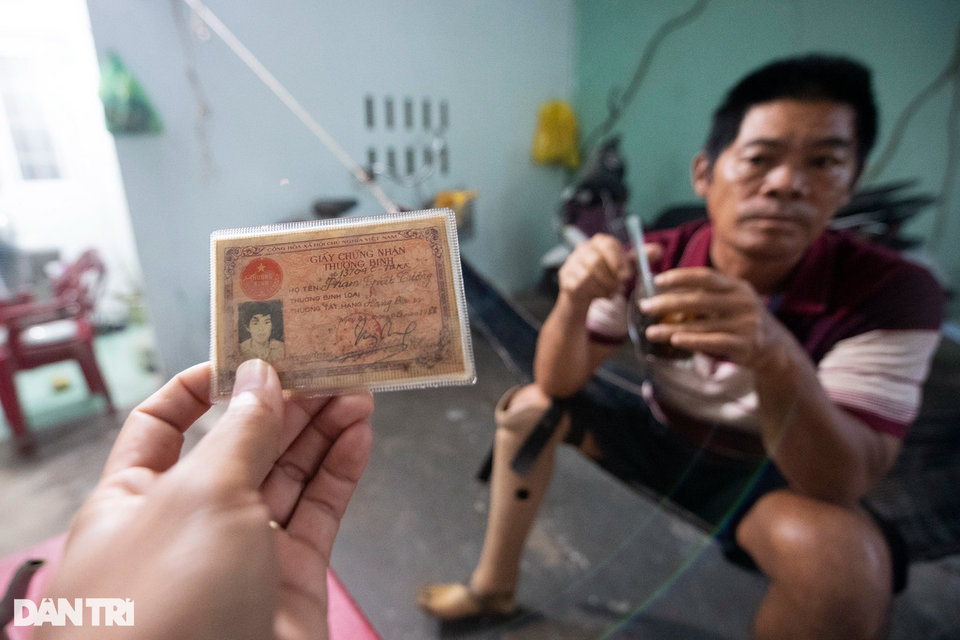 Hơn 30 năm sống ẩn dật bán mặt cho biển của người cựu binh một chân - 2 Hơn 30 năm sống ẩn dật bán mặt cho biển của người cựu binh một chân - 2