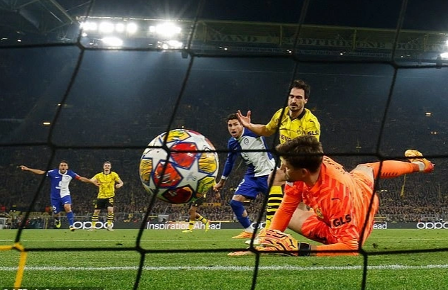 View - Cựu cầu thủ Man Utd giúp Dortmund giành vé vào bán kết Champions League | Báo Dân trí