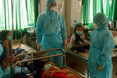 Lâm Đồng: Xác định nguyên nhân 16 học sinh sốt cao bất thường