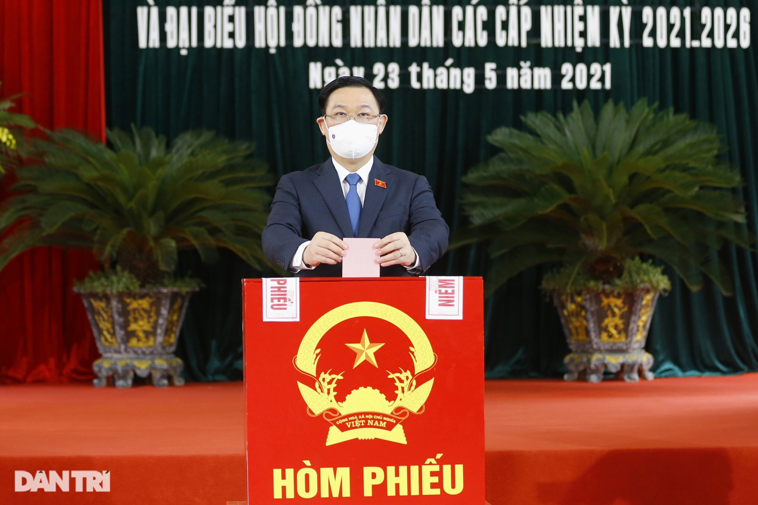 Toàn cảnh 69 triệu cử tri cả nước tham gia Ngày hội non sông - 5 Toàn cảnh 69 triệu cử tri cả nước tham gia Ngày hội non sông - 5