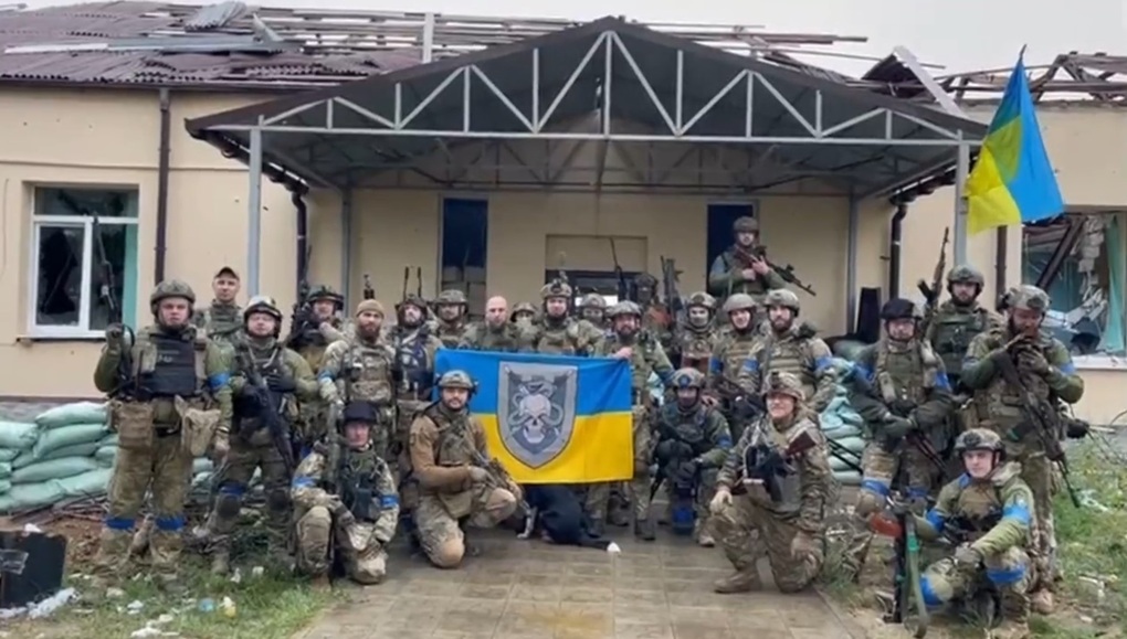 Ukraine tuyên bố kiểm soát thị trấn chiến lược giáp biên giới Nga - 1 Ukraine tuyên bố kiểm soát thị trấn chiến lược giáp biên giới Nga - 1