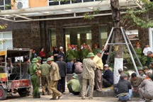 Người hâm mộ quây kín trụ sở VFF vì không thể mua vé trận VN-Philippines