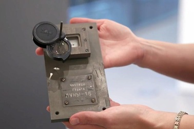 Đá Mặt Trăng trong sứ mệnh không gian của Liên Xô cũ rao bán với giá 1 triệu USD