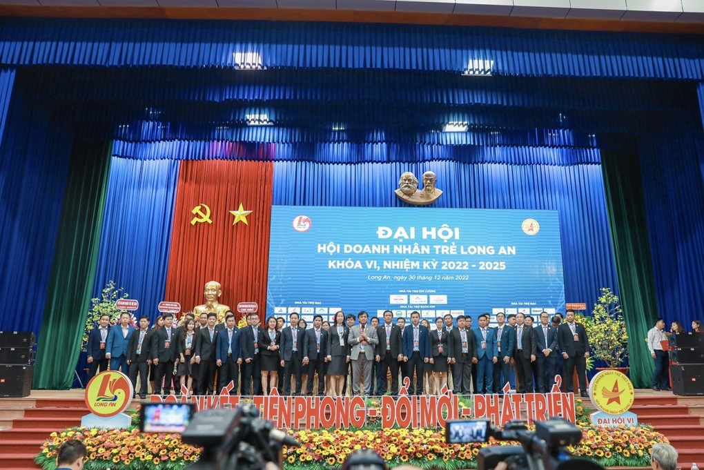 Ông Dương Long Thành là chủ tịch Hội Doanh nhân trẻ Long An - 1 Ông Dương Long Thành là chủ tịch Hội Doanh nhân trẻ Long An - 1