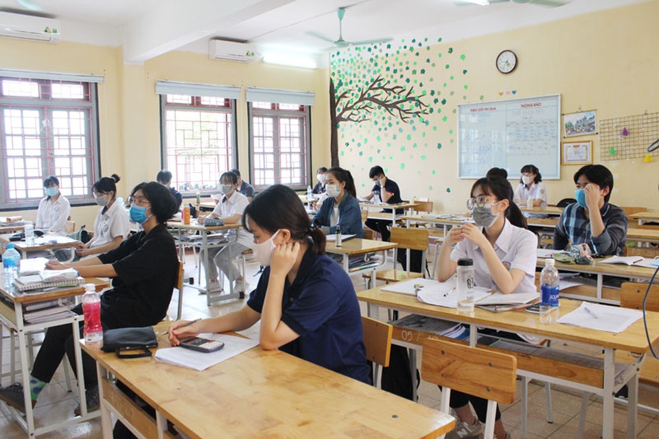 Gấp rút chuẩn bị thi tốt nghiệp THPT, sẵn sàng ứng phó dịch bệnh Covid-19 - 3 Gấp rút chuẩn bị thi tốt nghiệp THPT, sẵn sàng ứng phó dịch bệnh Covid-19 - 3