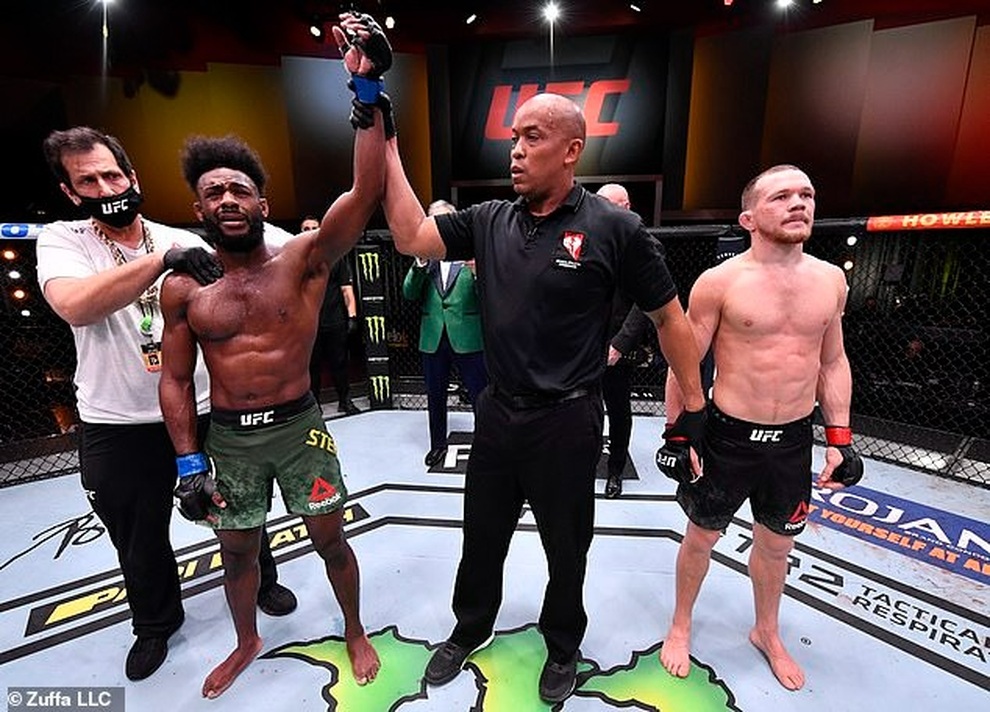 Nhà vô địch UFC bị gọi là hổ giấy vì trốn chạy trận tái đấu - 2 Nhà vô địch UFC bị gọi là hổ giấy vì trốn chạy trận tái đấu - 2