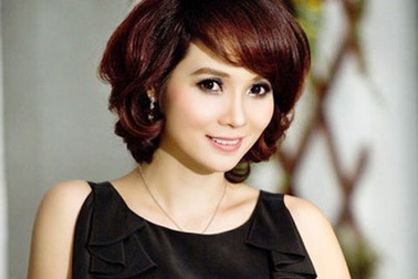 Những bà mẹ hai con trông vẫn “mòn con mắt” 