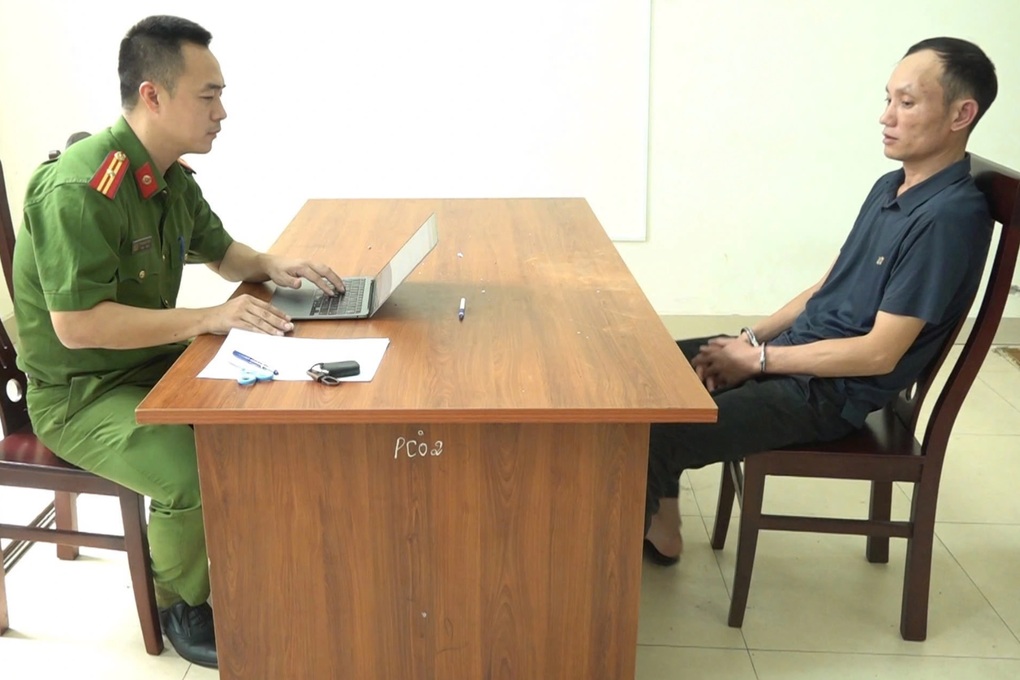 Triệt phá đường dây mua bán hơn 2 tạ pháo lậu từ Campuchia về Nghệ An - 2 Triệt phá đường dây mua bán hơn 2 tạ pháo lậu từ Campuchia về Nghệ An - 2