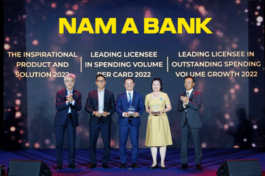 Nam A Bank ghi dấu ấn tiên phong trong kinh doanh các sản phẩm thẻ