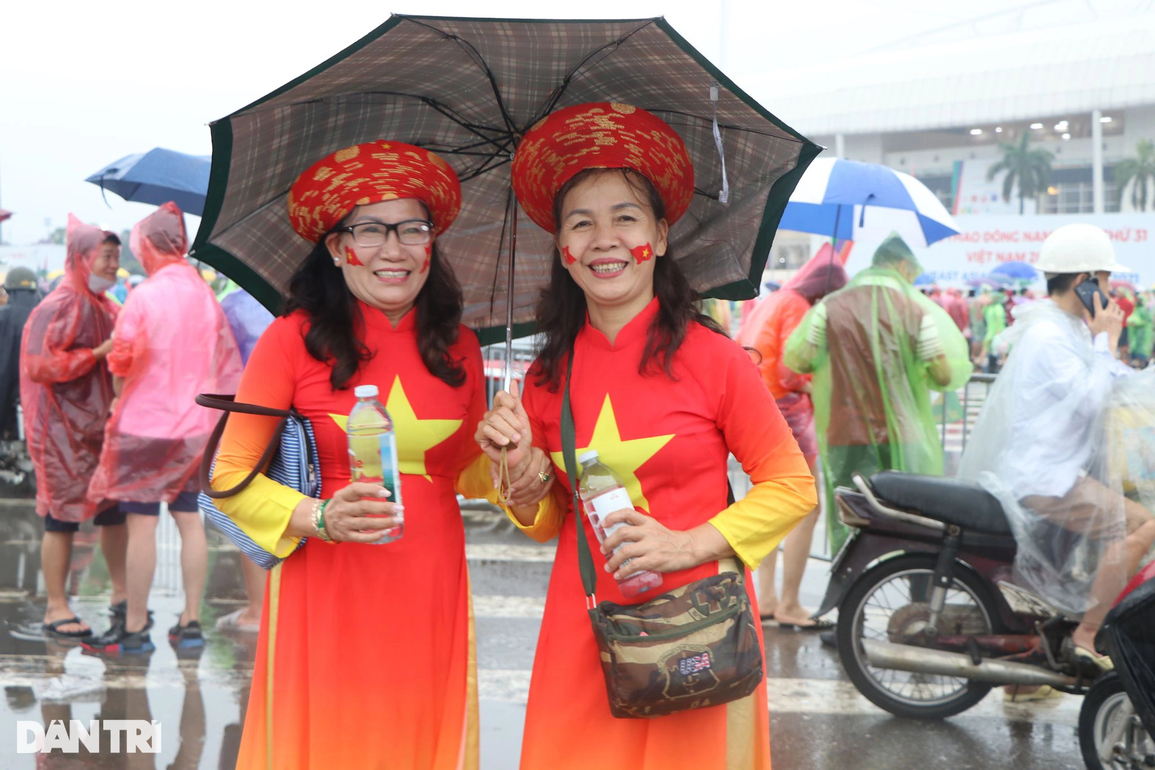 Cổ động viên: Việt Nam sẽ chiến thắng đối thủ Thái Lan đầy duyên nợ! - 2 Cổ động viên: Việt Nam sẽ chiến thắng đối thủ Thái Lan đầy duyên nợ! - 2