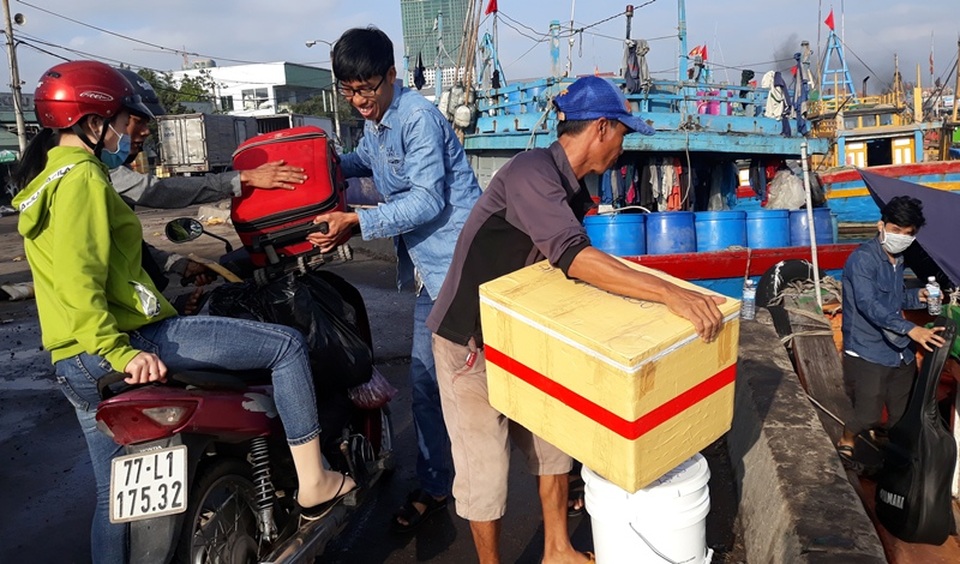 Vượt sóng “chở Tết” ra đảo - 4 Vượt sóng “chở Tết” ra đảo - 4