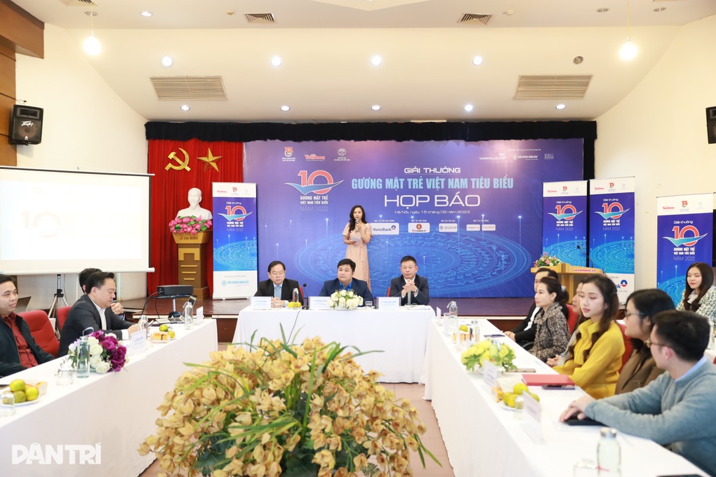 Nữ tuyển thủ Huỳnh Như lọt top đề cử Gương mặt trẻ Việt Nam tiêu biểu 2022 - 2 Nữ tuyển thủ Huỳnh Như lọt top đề cử Gương mặt trẻ Việt Nam tiêu biểu 2022 - 2