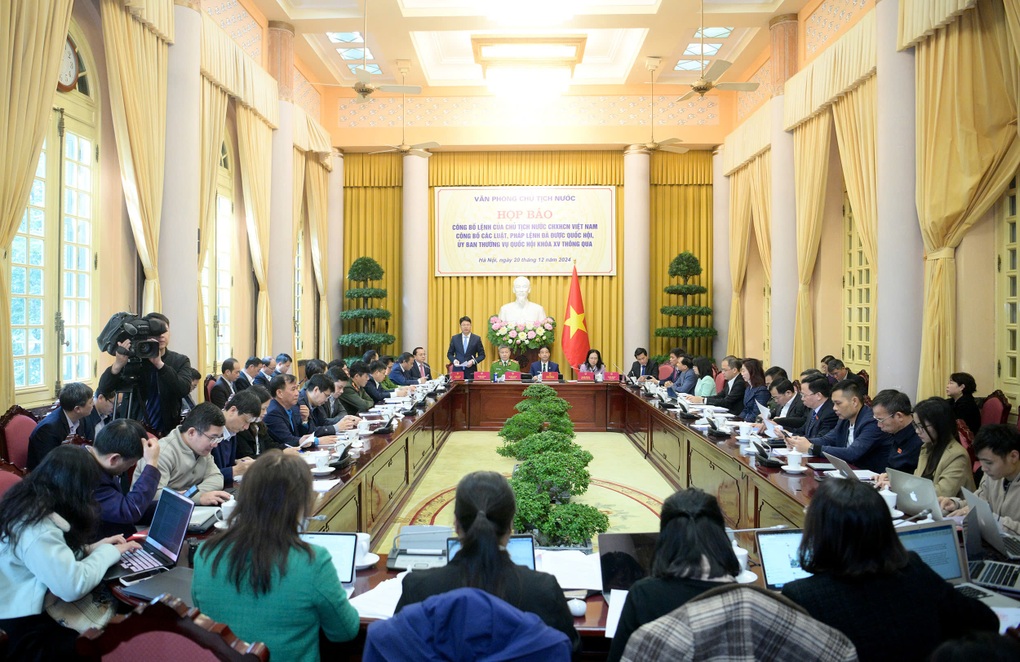 Đề xuất tạm hoãn xuất cảnh với người kinh doanh nợ thuế trên 50 triệu đồng - 2 Đề xuất tạm hoãn xuất cảnh với người kinh doanh nợ thuế trên 50 triệu đồng - 2