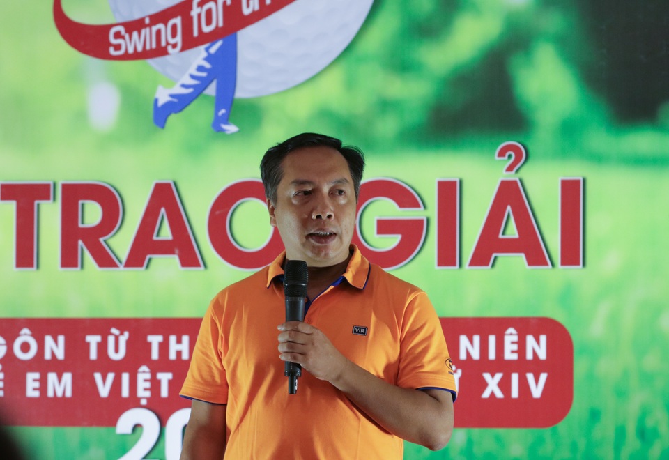 Ủng hộ Quỹ Khuyến học Việt Nam 300 triệu đồng từ Giải Golf từ thiện - 3 Ủng hộ Quỹ Khuyến học Việt Nam 300 triệu đồng từ Giải Golf từ thiện - 3