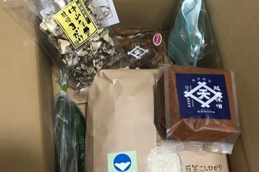 Thành phố Nhật Bản trao quà cho sinh viên học xa nhà mùa dịch Covid-19