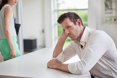 Chồng luôn đòi hỏi "bên nội phải hơn"