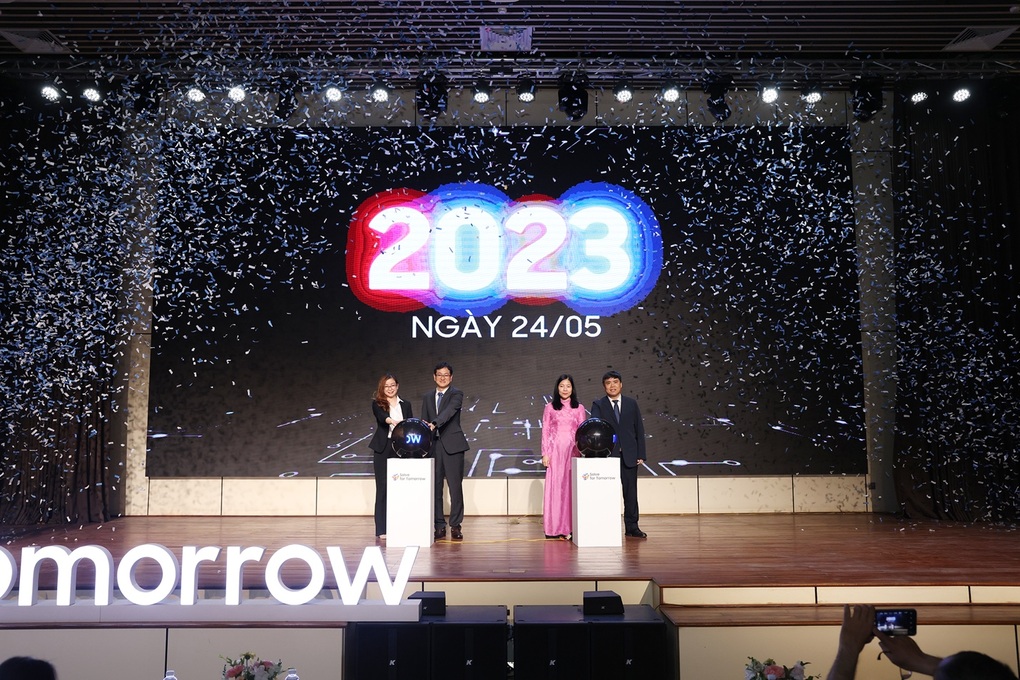 Samsung Việt Nam triển khai hành trình roadshow lan tỏa Solve For Tomorrow 2023 - 2 Samsung Việt Nam triển khai hành trình roadshow lan tỏa Solve For Tomorrow 2023 - 2
