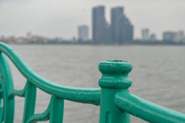 1.500 quả cầu gang trên lan can hồ Tây bị mất: "Không hiểu lấy làm gì"