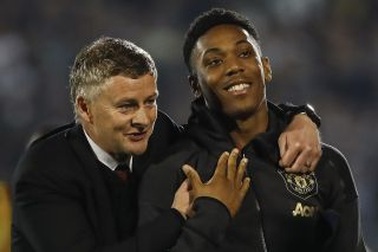 Kế sách nào giúp Man Utd giành điểm trên sân Norwich?