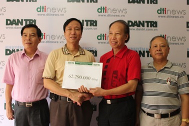 Bệnh viện Nhi Trung ương ủng hộ hơn 62 triệu đồng để xây cầu ở Quảng Bình