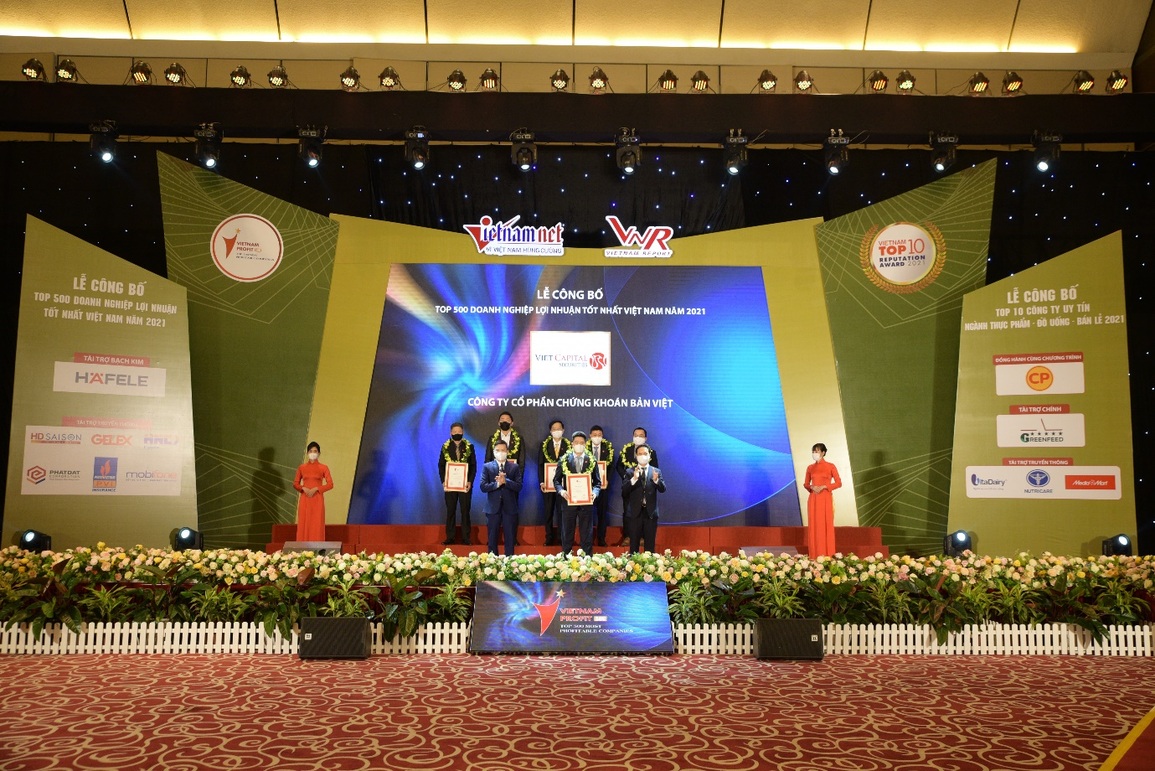 VCSC được vinh danh trong Top 50 doanh nghiệp lợi nhuận xuất sắc Việt Nam - 1 VCSC được vinh danh trong Top 50 doanh nghiệp lợi nhuận xuất sắc Việt Nam - 1