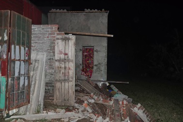 Tai nạn thảm khốc và hoàn cảnh bi đát của gia đình em Ngọc.