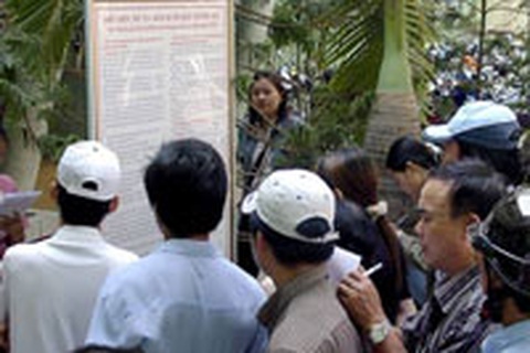 Quản lý dân cư bằng hộ khẩu: Quá lạc hậu! 