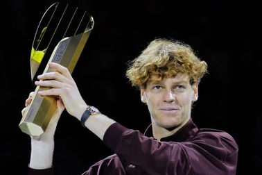 Sinner vô địch Vienna Open, Fonseca lên ngôi ở Basel Open