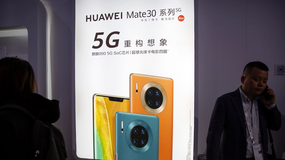 Huawei hoãn sản xuất Mate 40 vì lệnh cấm của Mỹ - 1 Huawei hoãn sản xuất Mate 40 vì lệnh cấm của Mỹ - 1