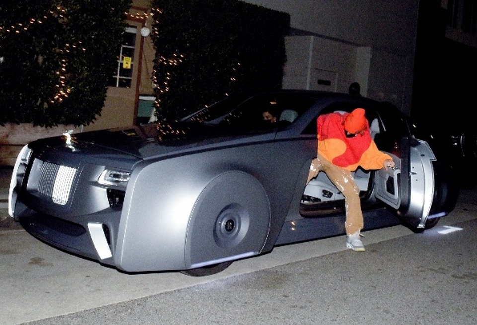 Ca sĩ Justin Bieber ra phố với chiếc Rolls-Royce cực dị - 1 Ca sĩ Justin Bieber ra phố với chiếc Rolls-Royce cực dị - 1