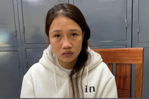 Hai "nữ quái" giả tin nhắn ngân hàng để lừa chủ tiệm vàng