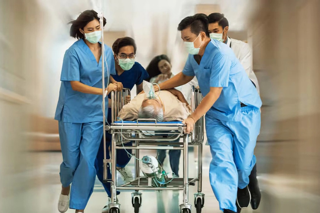 Cấp cứu không chờ đóng tiền: Bác sĩ nói gì về quy trình xử trí bệnh nhân? - 1 Cấp cứu không chờ đóng tiền: Bác sĩ nói gì về quy trình xử trí bệnh nhân? - 1