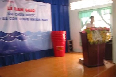 Video: Trao xô chứa nước tại tỉnh Bạc Liêu.