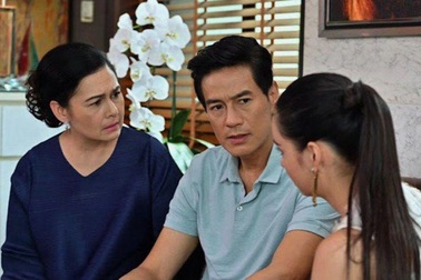 Mộ chồng còn chưa xanh cỏ, tôi đau điếng khi bố mẹ anh muốn một điều