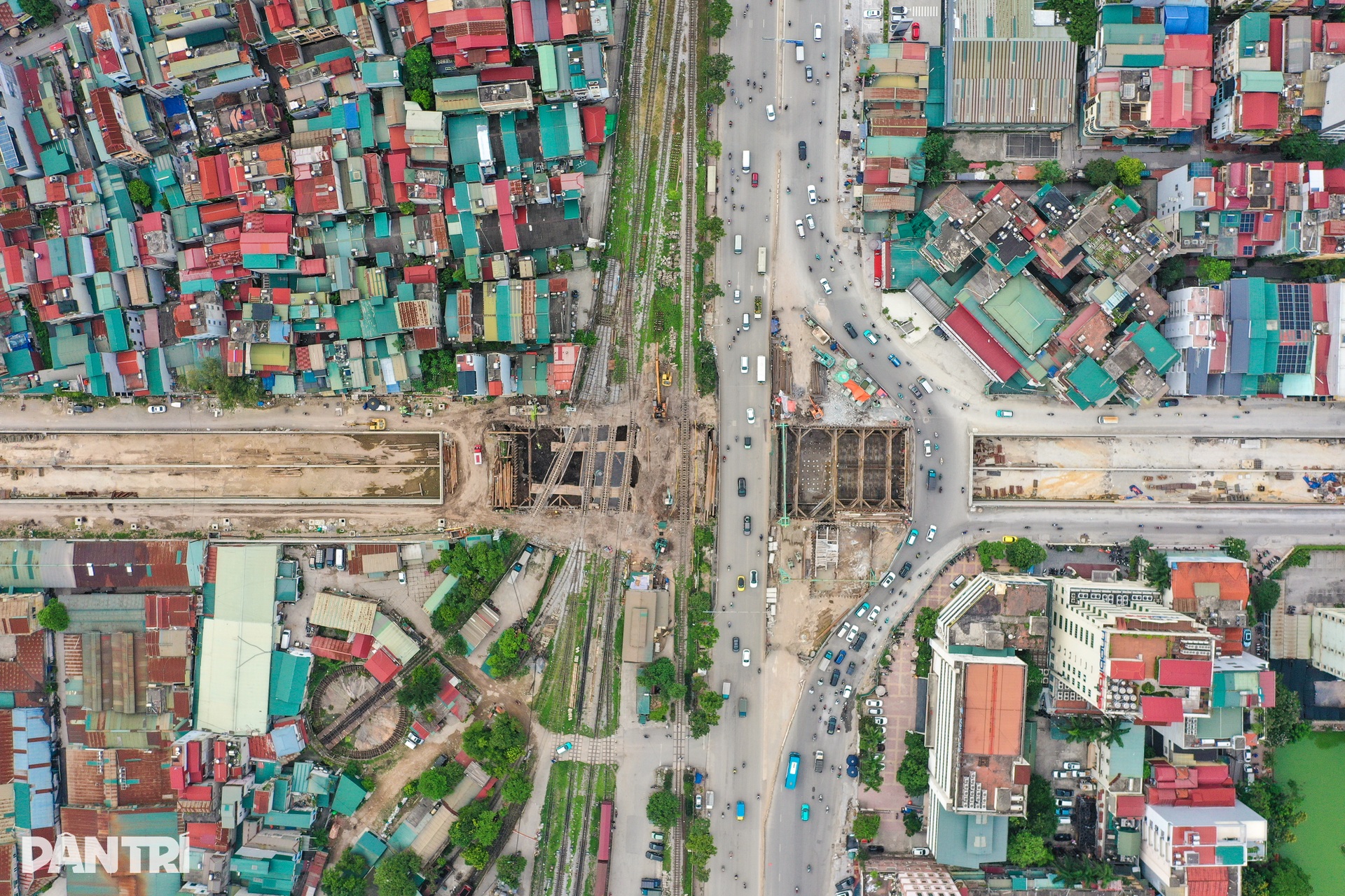 Hầm chui Kim Đồng - Giải Phóng lộ hình hài cơ bản sau gần 3 năm thi công - 2 Hầm chui Kim Đồng - Giải Phóng lộ hình hài cơ bản sau gần 3 năm thi công - 2