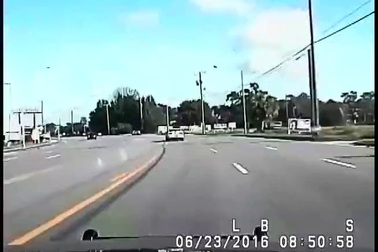 Xem cảnh sát Melbourne truy bắt nghi phạm trên phố