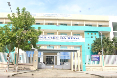 Bị nợ lương kéo dài, giáo viên trường Cao đẳng Y tế Quảng Nam ngừng việc