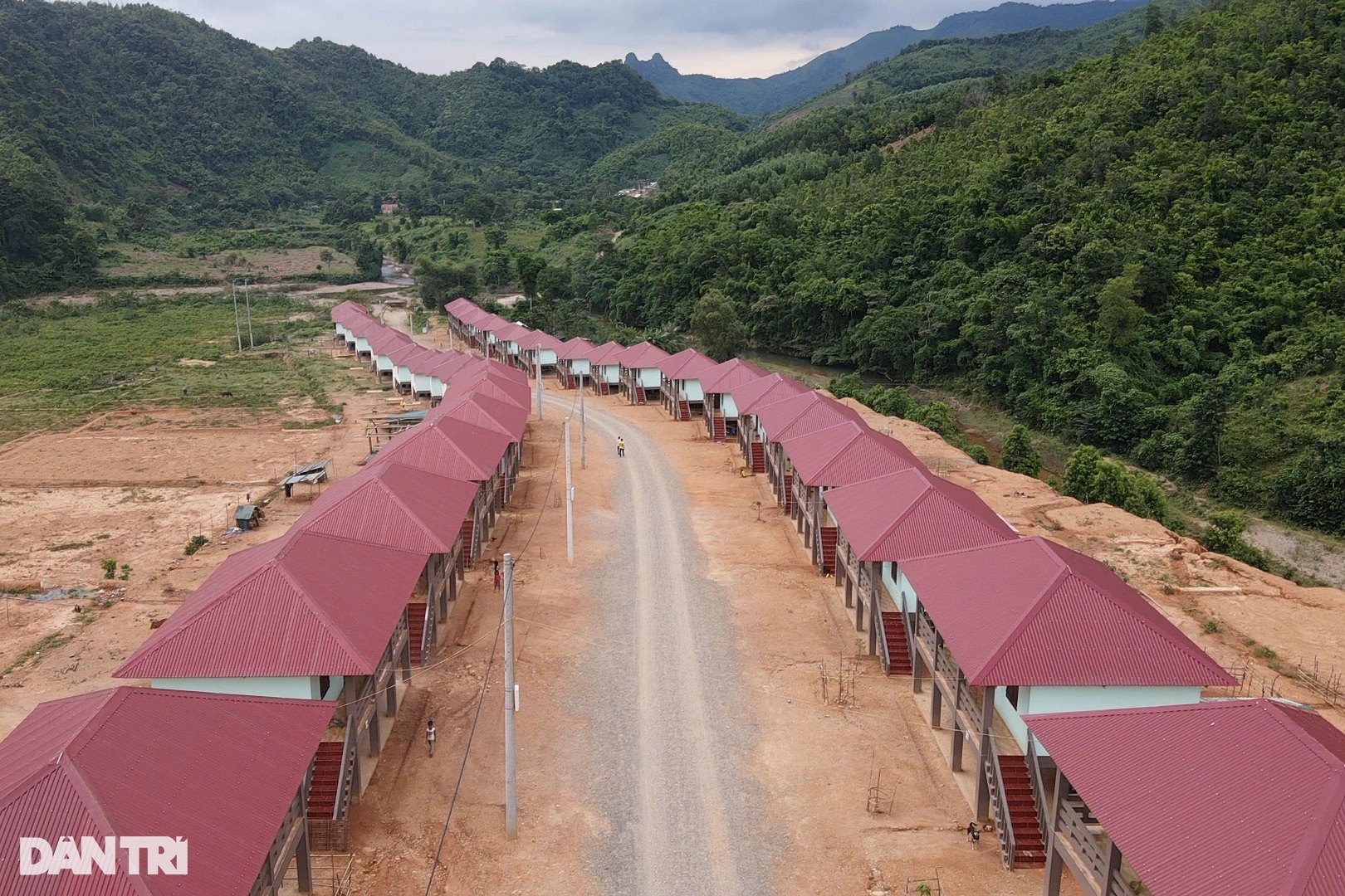 View - Cuộc sống mới của người dân ở "làng châu Âu" giữa núi rừng | Báo Dân trí