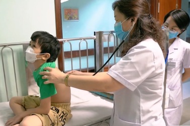 Hàng loạt trẻ viêm phổi Mycoplasma nhập viện, phát hiện dấu hiệu bệnh