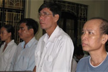 Các cựu quan huyện Cầu Ngang hầu tòa